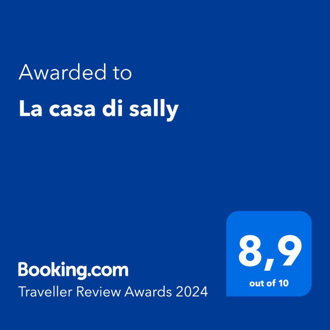 La Casa Di Sally Pitigliano Bagian luar foto